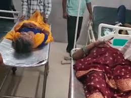 मुरैना में तेज रफ्तार ट्रैक्टर ट्रॉली पलटने से दो की मौत, नाै बच्चाें समेत 25 घायल, चालक फरार